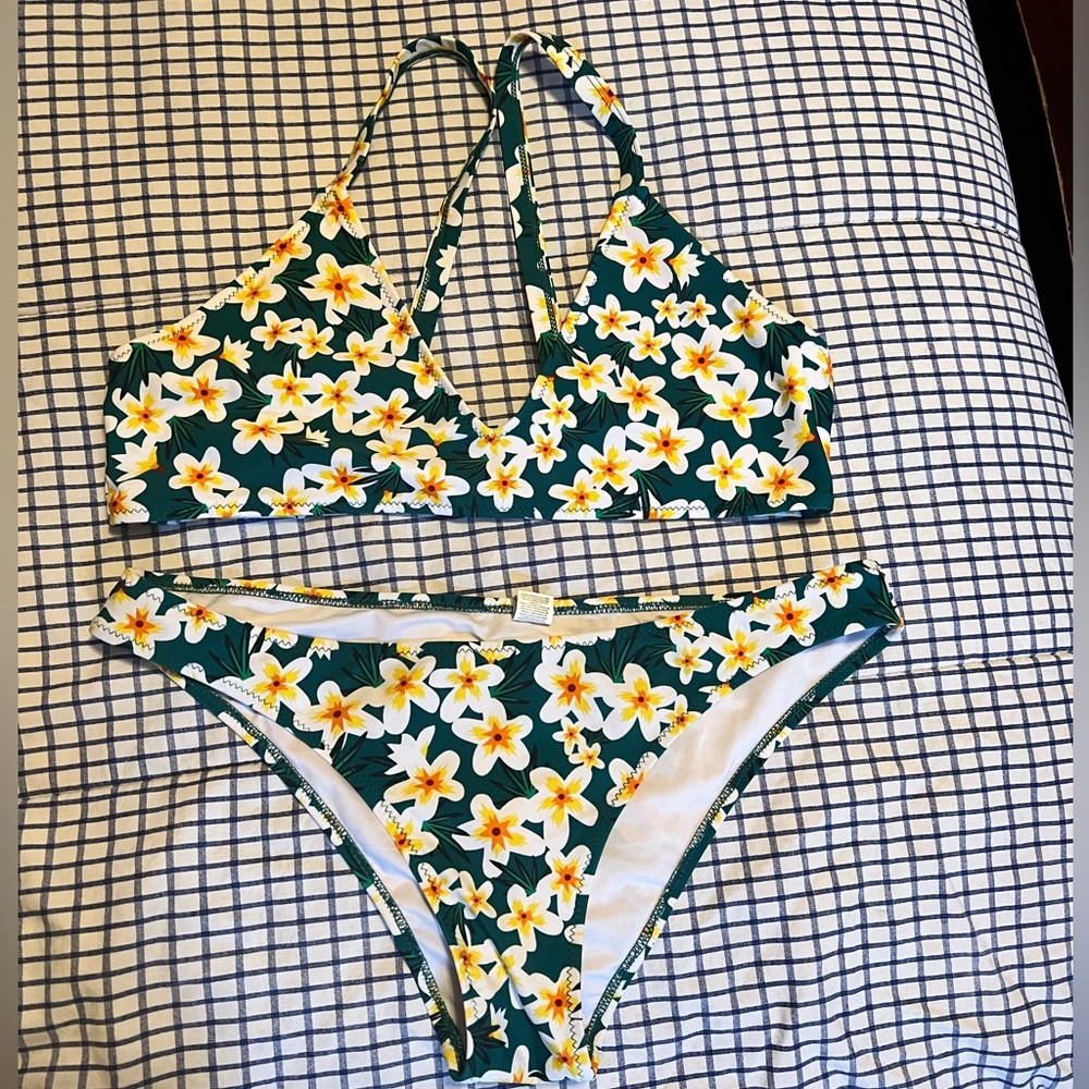 Cupshe 2 piece bathing suit